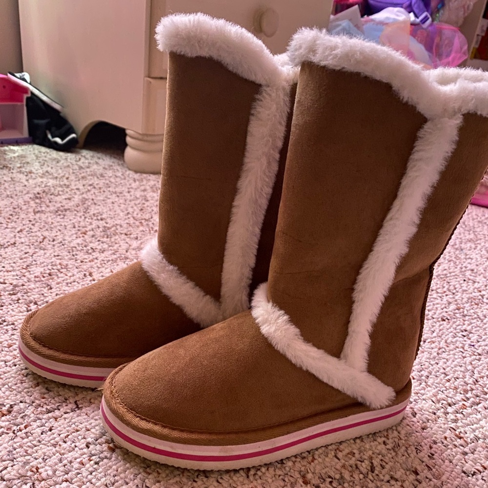 Girls size 1 boots